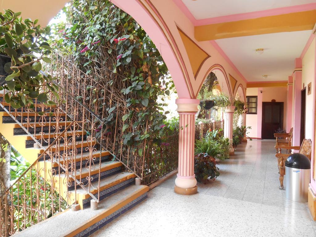 Hotel El Chaparral Panajachel Eksteriør bilde