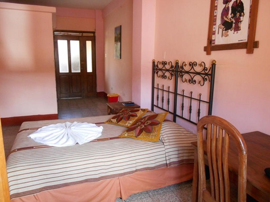 Hotel El Chaparral Panajachel Rom bilde