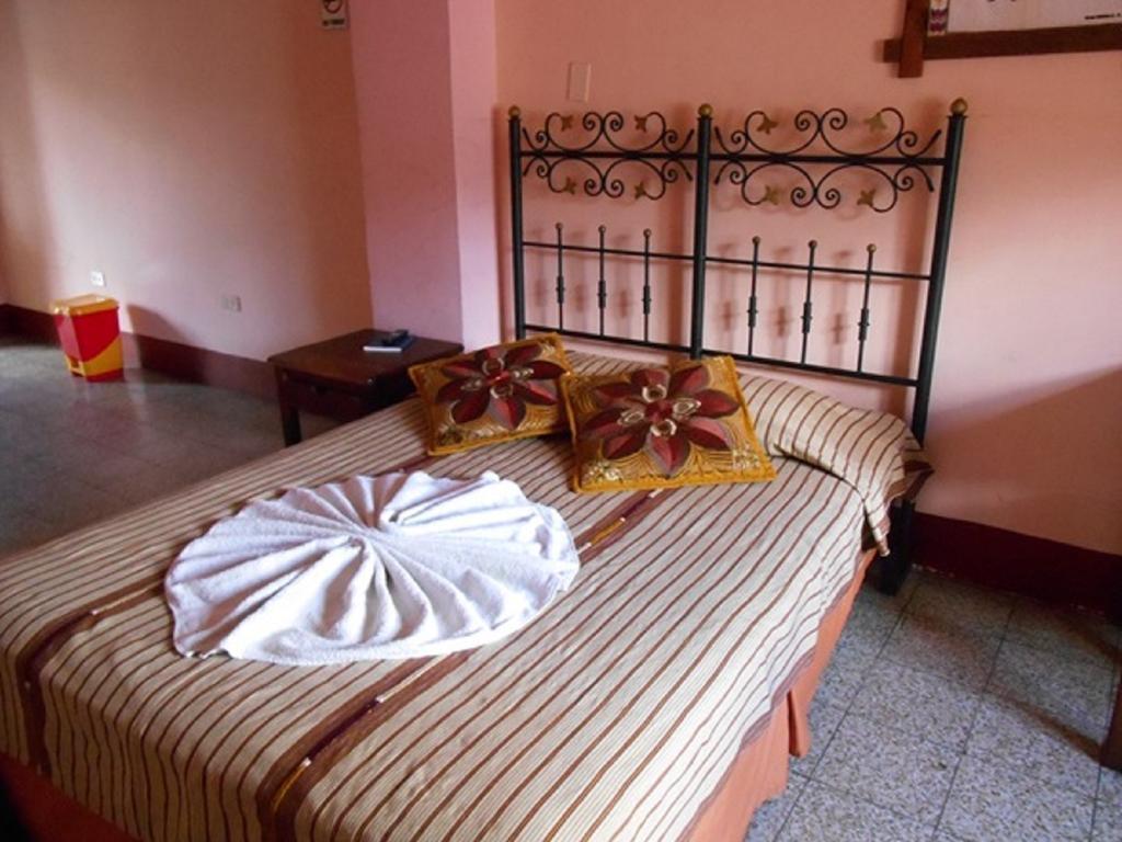 Hotel El Chaparral Panajachel Rom bilde