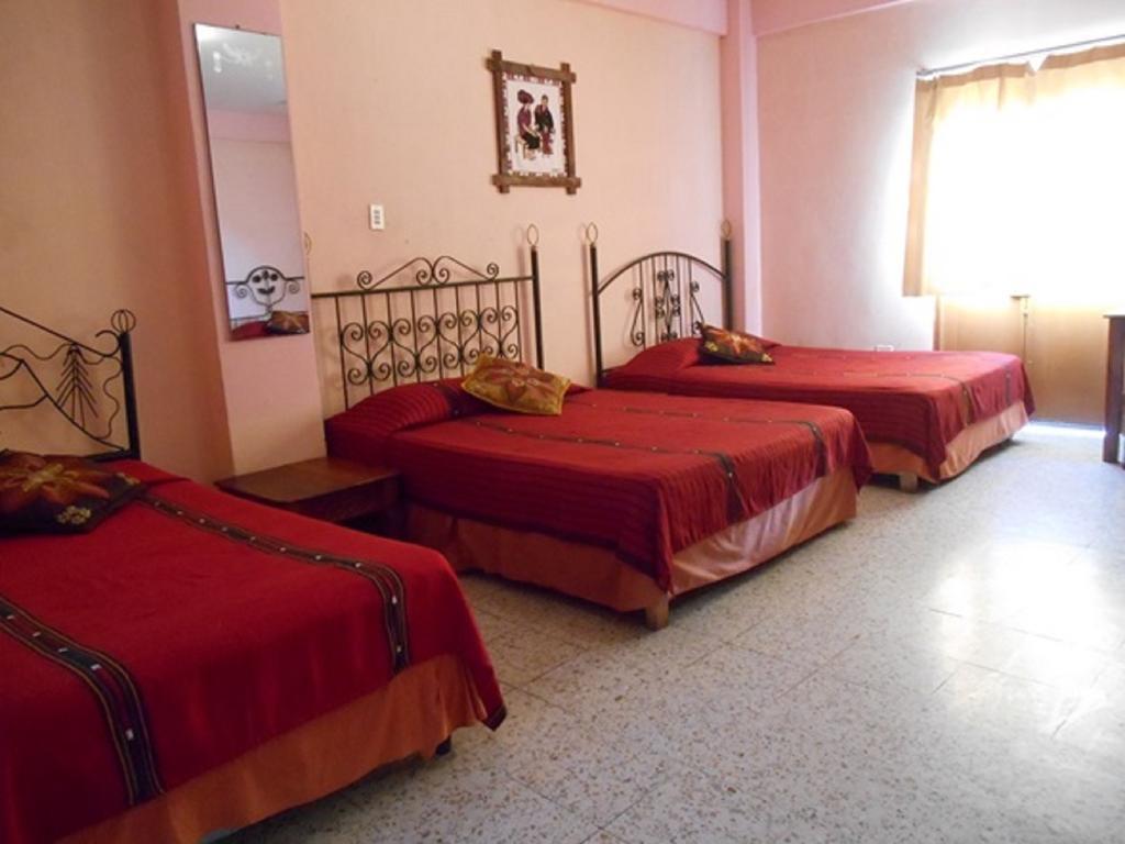 Hotel El Chaparral Panajachel Rom bilde