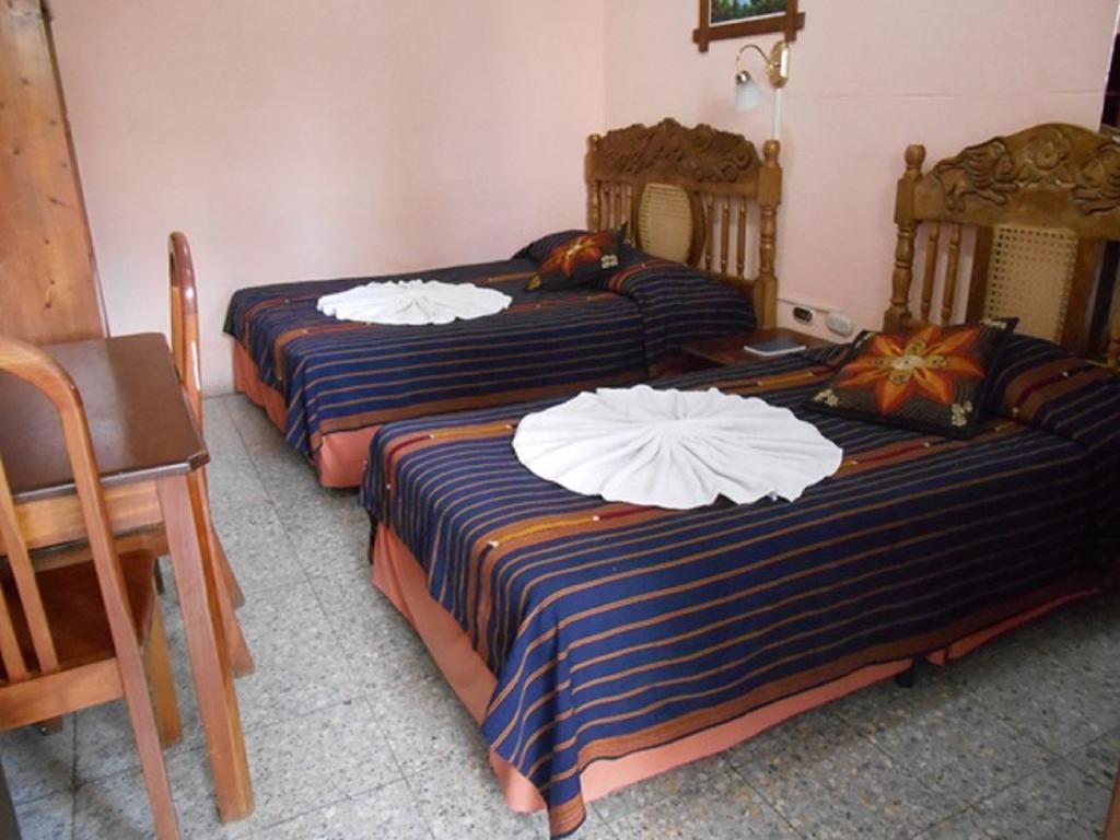 Hotel El Chaparral Panajachel Rom bilde
