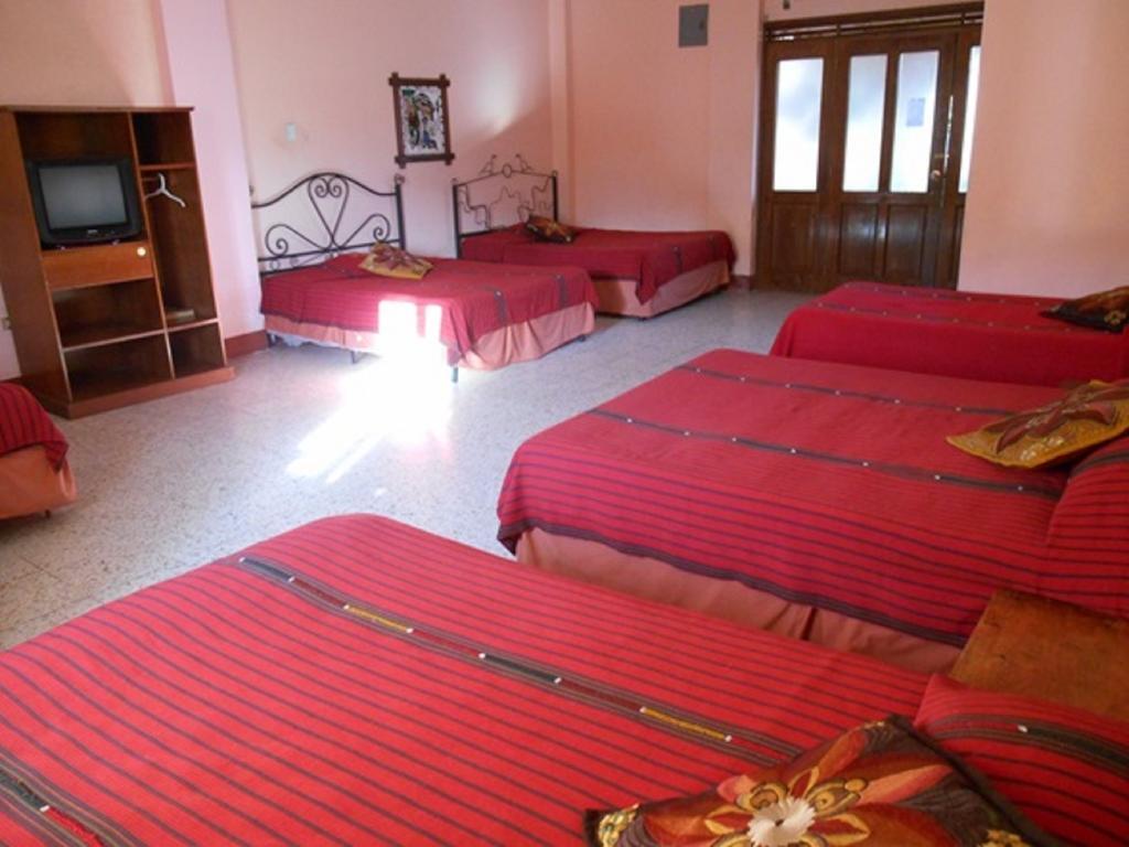 Hotel El Chaparral Panajachel Rom bilde