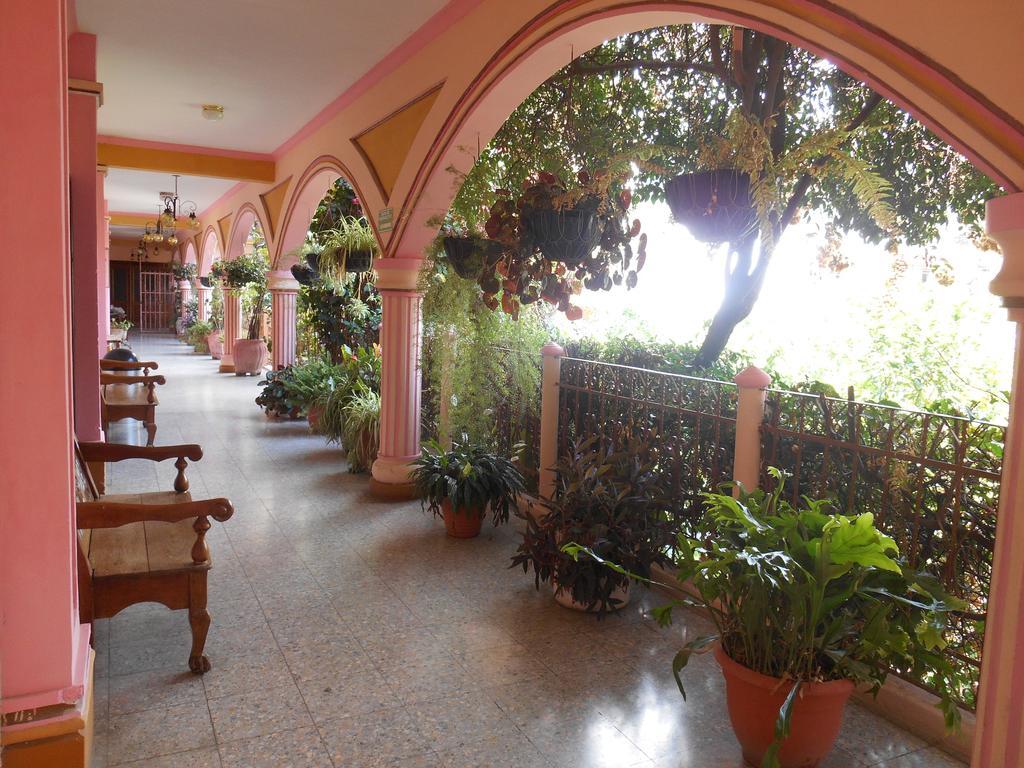 Hotel El Chaparral Panajachel Eksteriør bilde