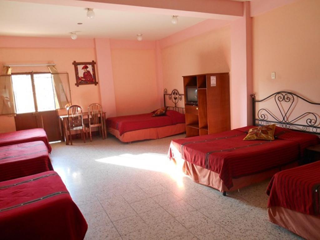 Hotel El Chaparral Panajachel Rom bilde