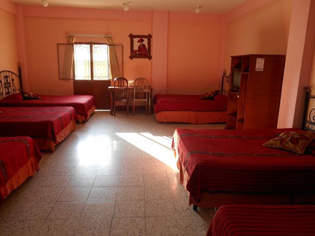 Hotel El Chaparral Panajachel Rom bilde